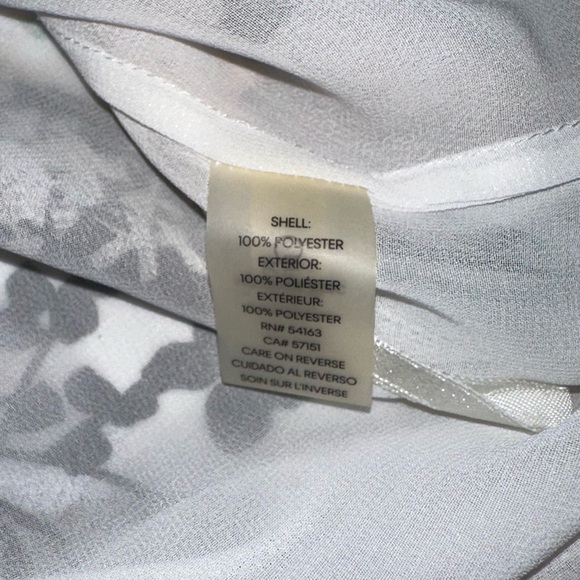 Tommy Hilfiger Women’s M White Floral Long Sleeve V-Neck Blouse Ruffle Detail - Picture 5 of 8